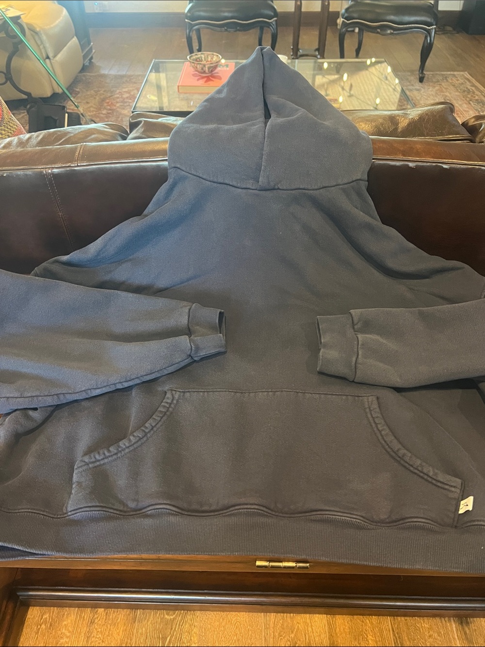 Akimbo Navy hoodie. XL
